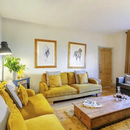 3 Bed In Oc-t30198 * Ричмонд