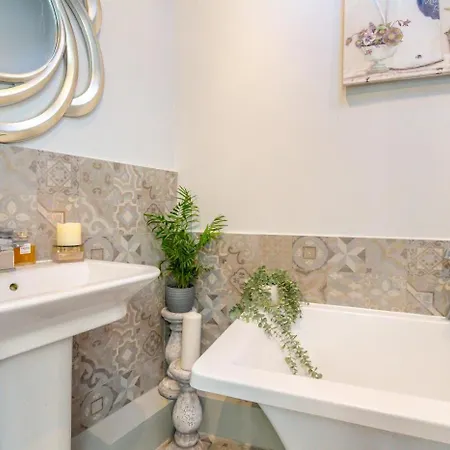 3 Bed In Oc-t30198 Апартаменты *