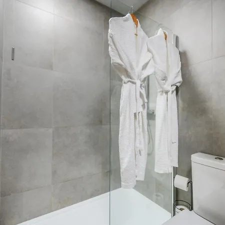 3 Bed In Oc-t30198 Ричмонд