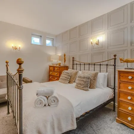3 Bed In Oc-t30198 Апартаменты Ричмонд